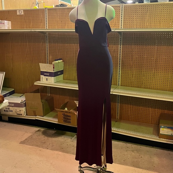 Off the Shoulder Wine Purple Dress - Picture 3 of 4